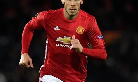 XÁC NHẬN: Man United ra giá đầu tiên cho Gareth Bale