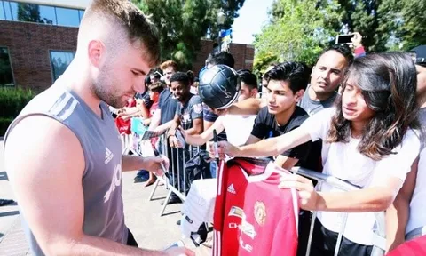'Mọi người có thể chê bai, nhưng tôi có vóc dáng giống với Rooney'
