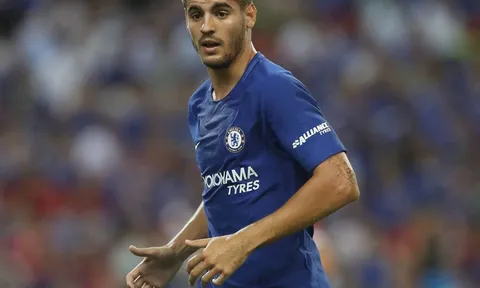 Morata là người Tây Ban Nha thứ mấy gia nhập Chelsea?