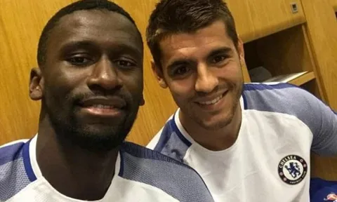 Morata "như hình với bóng" cùng Rudiger tại Chelsea