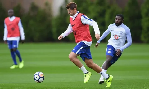 Morata tập sung sức, chờ sút tung lưới Arsenal