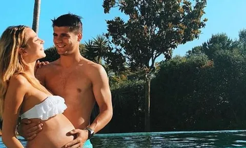 Morata tích cực khoe ảnh vợ để quên đi World Cup