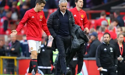 Jose Mourinho - hành trình 1 năm tại M.U và 13 câu nói đúng 'chất' Người đặc biệt