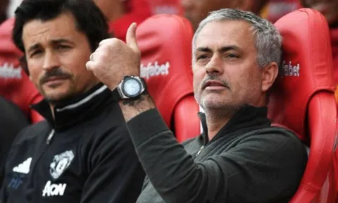Mourinho cao tay, M.U đánh bại PSG ở thương vụ 60 triệu euro