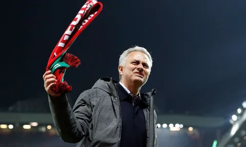 Mourinho đã chọn xong đội hình đá CK Europa League?