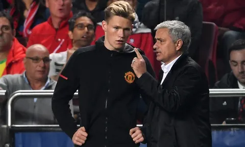'Mourinho đối xử với tôi không thể tin được'