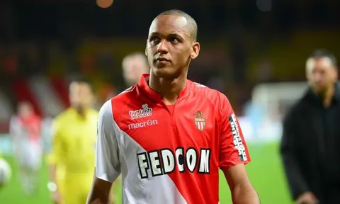 Mourinho lần thứ 3 hỏi mua Fabinho, giá tăng lên 45 triệu