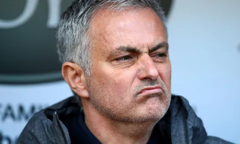 Mourinho cấm học trò dùng mạng xã hội trước trận
