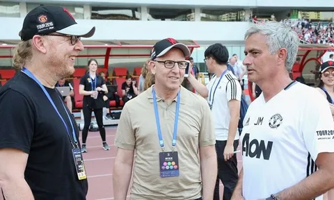 Mourinho phát cáu với ông chủ Mỹ vì thói chắt bóp