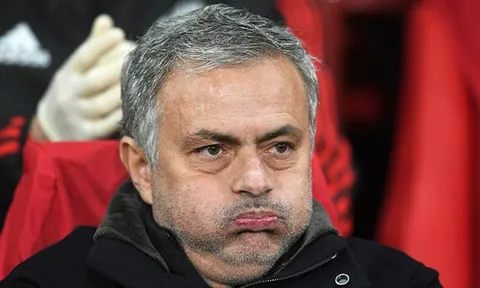 Mourinho: "MU may mắn đánh bại Arsenal"