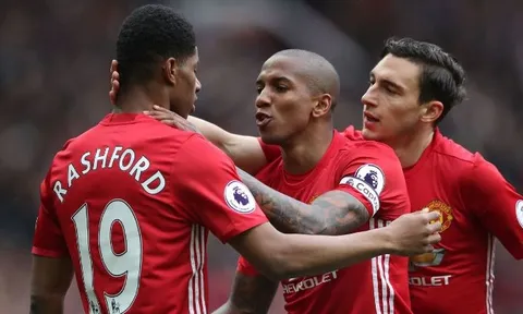 Mourinho thẳng tay 'trảm' 4 sao Man Utd Hè này