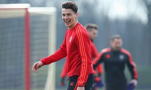 Mourinho tiếp tục thanh lý học trò của Van Gaal