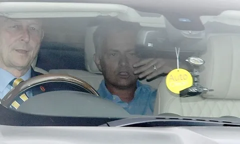 Mourinho trở lại đại bản doanh Man Utd, mùa giải sắp khởi tranh