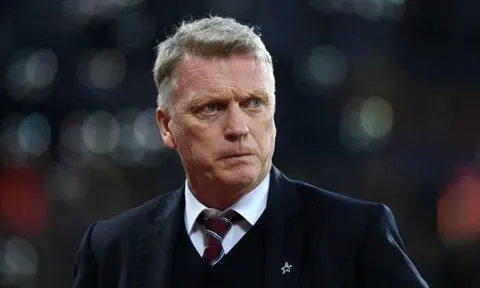 TIẾT LỘ: Moyes to tiếng với Carroll, suýt tẩn nhau trong đường hầm