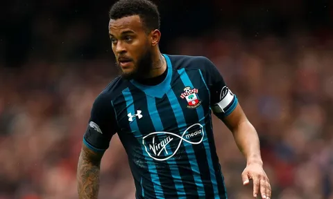 M.U tìm người thay Luke Shaw: Ryan Bertrand có khả thi?