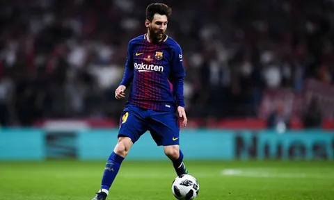 Trung vệ Arsenal giải thích vì sao Messi giỏi hơn Ronaldo