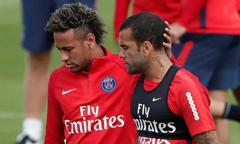 Neymar bị tố dối lừa Barca suốt hơn 1 tháng