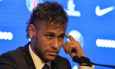 Neymar chưa thể có trận ra mắt PSG