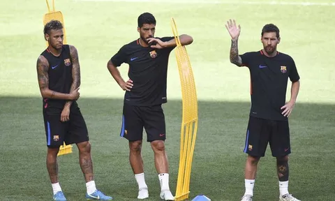 Neymar mặt lạnh như tiền trong buổi tập của Barca