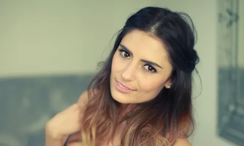 Ngắm Layla Anna Lee - MC cực hot ở Champions League mùa này