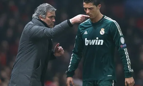 Ngày còn giúp Real đánh bại Man United, Mourinho dùng đội hình nào?