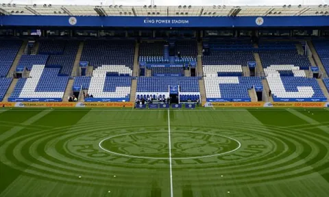 Ngày cuối, Leicester 'tha thu' luôn cả mặt sân