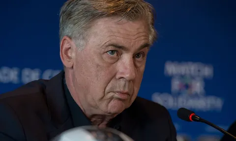 Ngày đầu nhậm chức, Ancelotti tuyên bố đưa Napoli lên đẳng cấp khác ở Serie A