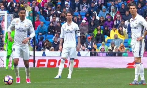 Nghi vấn Casemiro "chọc giận" Ronaldo