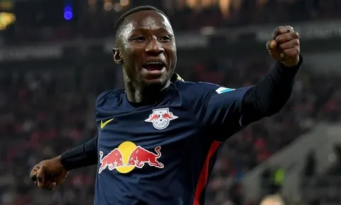 "Ngựa ô Bundesliga" hét giá, đại gia Anh chùn chân