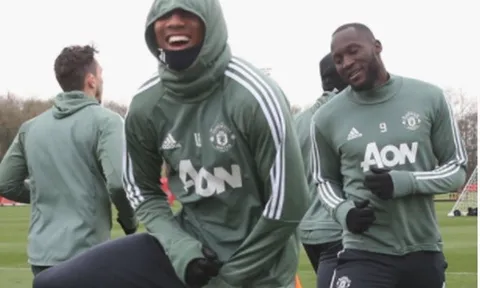 Nhận tin vui trước derby, sân tập Man Utd rộn tiếng cười