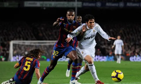 Nhìn lại lần Ricardo Kaka đối đầu Barcelona