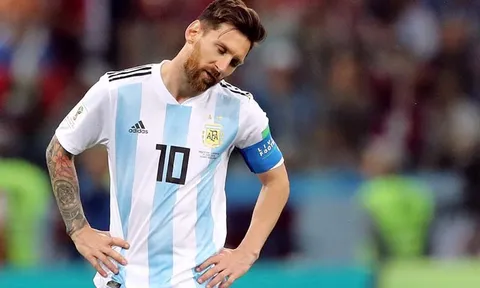 Nhìn Ronaldo tỏa sáng, Messi có muốn chơi bóng cho Bồ Đào Nha?