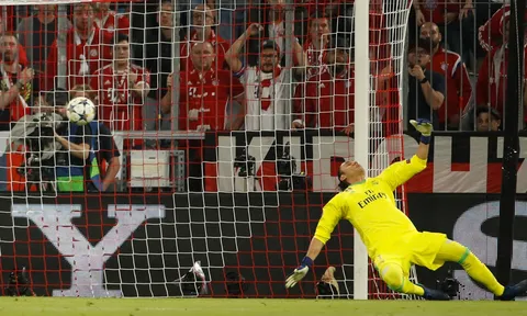 Những điều có thể bỏ lỡ trận Bayern 1-2 Real: De Gea gần Bernabeu thêm chút nữa!