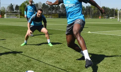 Những khoảnh khắc rạng rỡ ngày "thiên tài" Arsenal trở lại