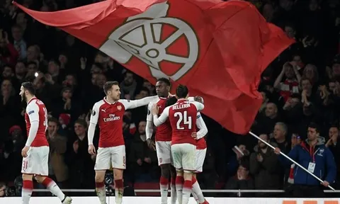 Những lỗ hổng kinh hoàng đang đè lên vai người kế nhiệm Wenger