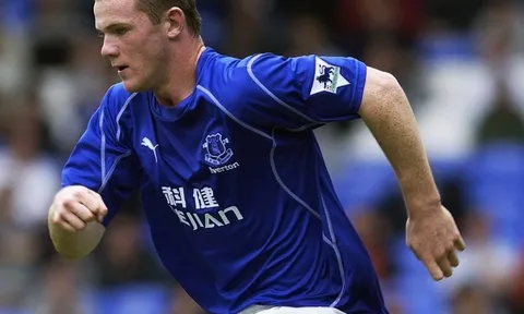 Những ngôi sao trẻ nhất từng ra mắt Ngoại hạng Anh (Phần 1): Thần đồng Rooney
