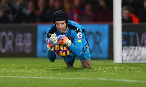 Những pha cứu thua xuất thần của Petr Cech mùa 2016/17