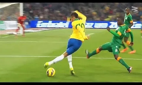 Những pha đi bóng ảo diệu của Neymar
