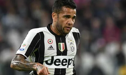 Những pha leo biên thần tốc của Alves