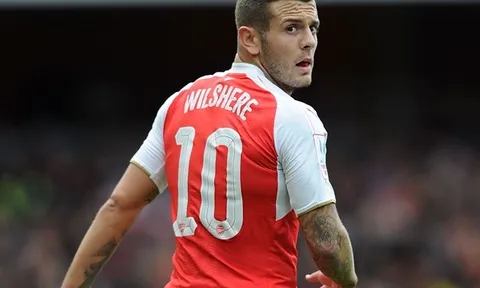 Những pha rê bóng đầy mê hoặc của Wilshere