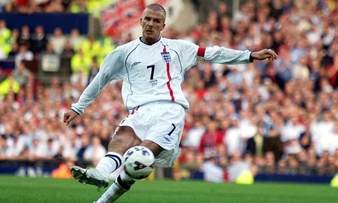 Những pha sút phạt kinh điển của Beckham