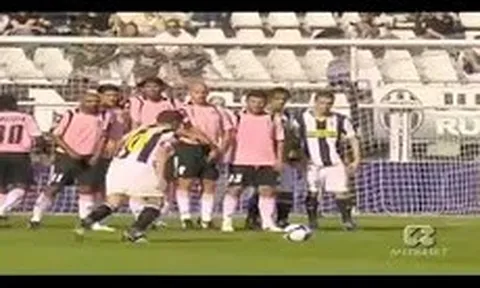 Những quả sút phạt thần thánh của Del Piero trong màu áo Juventus