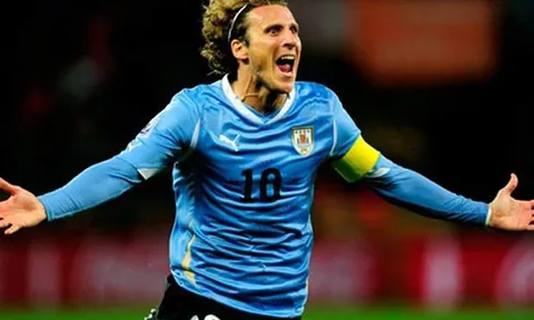 Những siêu phẩm để đời của Diego Forlan