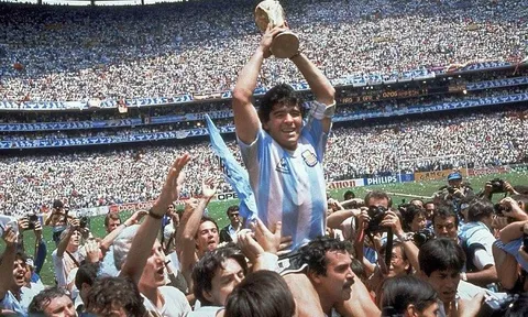 Những số 10 "chất lừ" trong lịch sử World Cup: Kẻ "lên voi", người "xuống chó"
