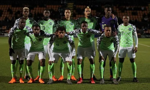 Nigeria công bố đội hình - Quá nhiều tiền đạo được gọi