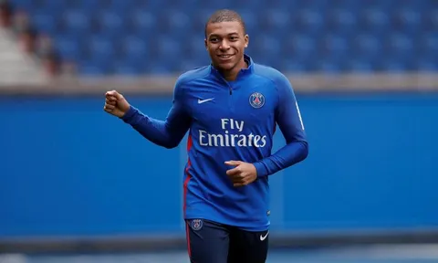 TIẾT LỘ: Mbappe từng từ chối đề nghị 180 triệu euro của Real