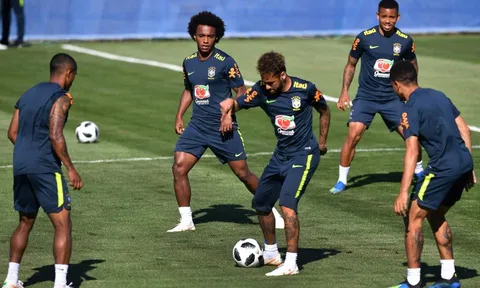 Đội hình trận ra quân của Brazil bị lộ?