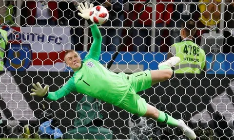 CĐV bật cười khi xem 'ngày này năm xưa' của người hùng Pickford