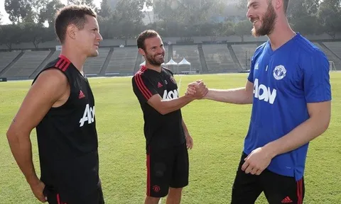 Matic gặp họa, De Gea và Fred hớn hở chào đồng đội MU