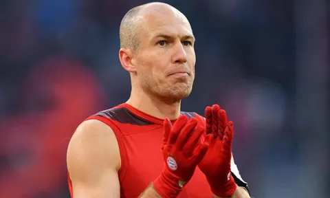 NÓNG: Arjen Robben tính giải nghệ?